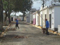 Brígadas del Ayuntamiento  Realizan Operativo de Limpieza en Cementerio